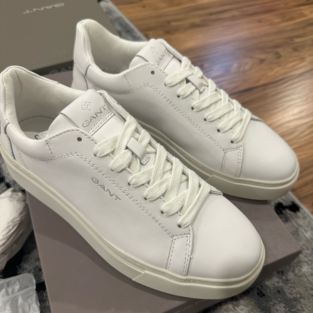 Gant White Minimalist Sneakers Sleek Design